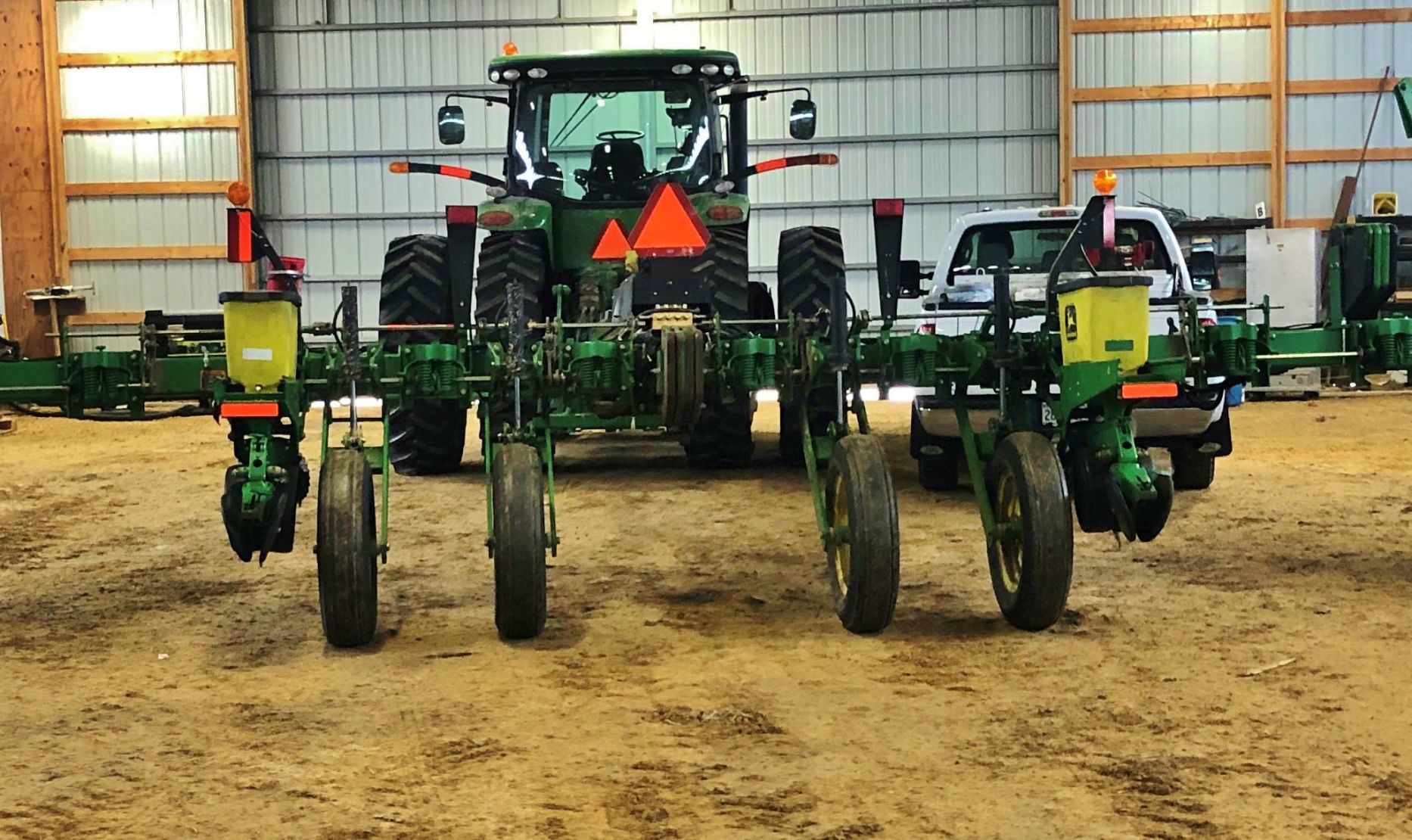 Male-seed-corn planter